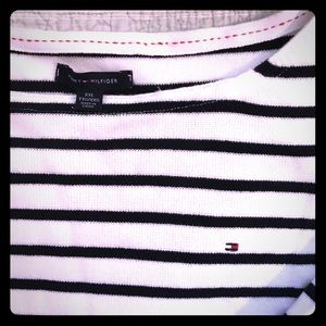 Tommy Hilfiger xxl sweater. Excellent used cond.